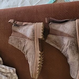 Blowfish distressed tan booties with zippers size 9